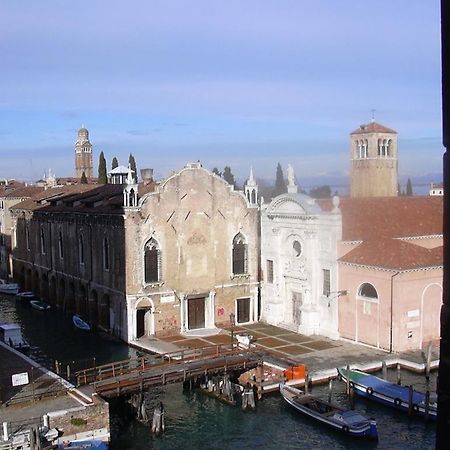 At Home A Palazzo Venedig Exteriör bild