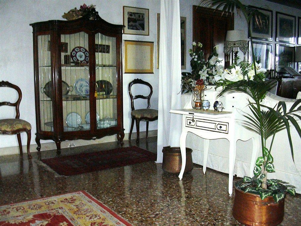 At Home A Palazzo Venedig Exteriör bild