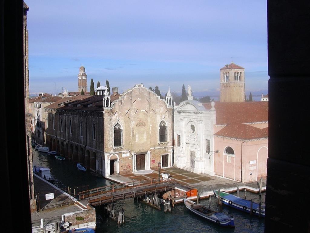 At Home A Palazzo Venedig Exteriör bild